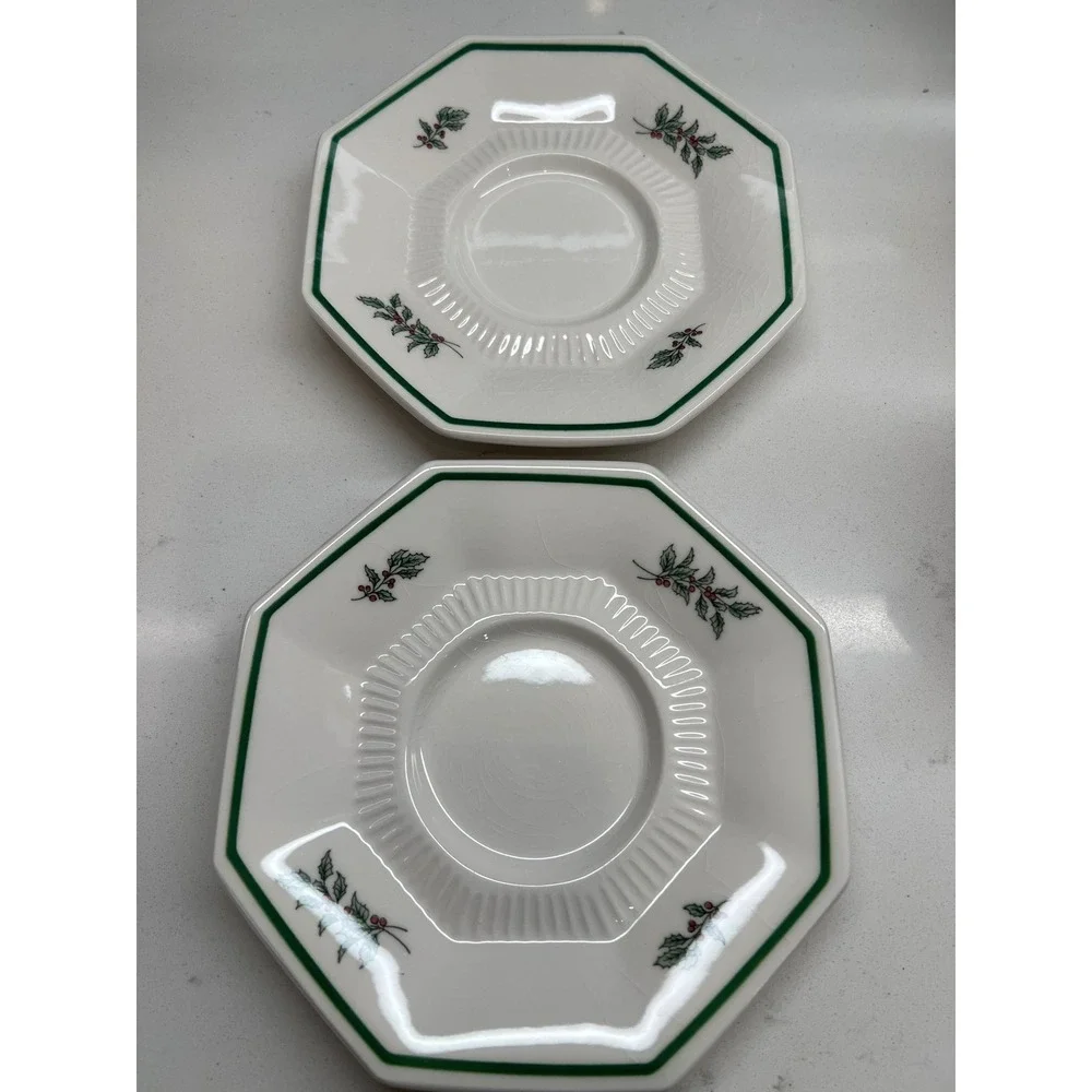 Vintage Nikko Christmastime Christmas Tree‎ Holiday Dinnerware 16 piece set